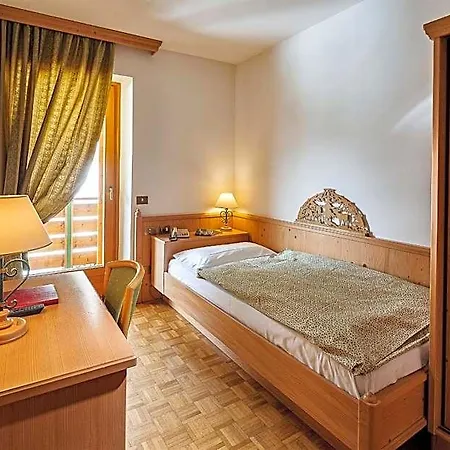 فندق بيكولو بوكول 3*