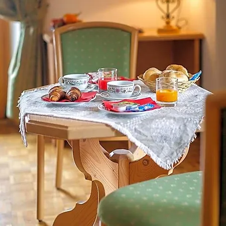 بيكولو بوكول كورتينا دامبيتزو